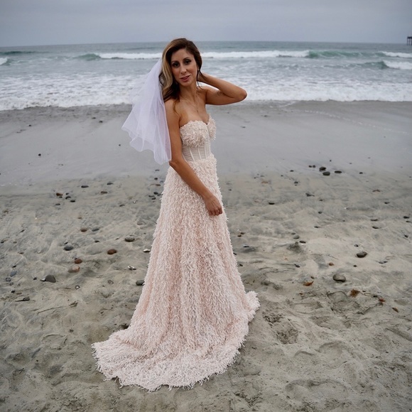 Bridal  gown - Picture 6 of 9